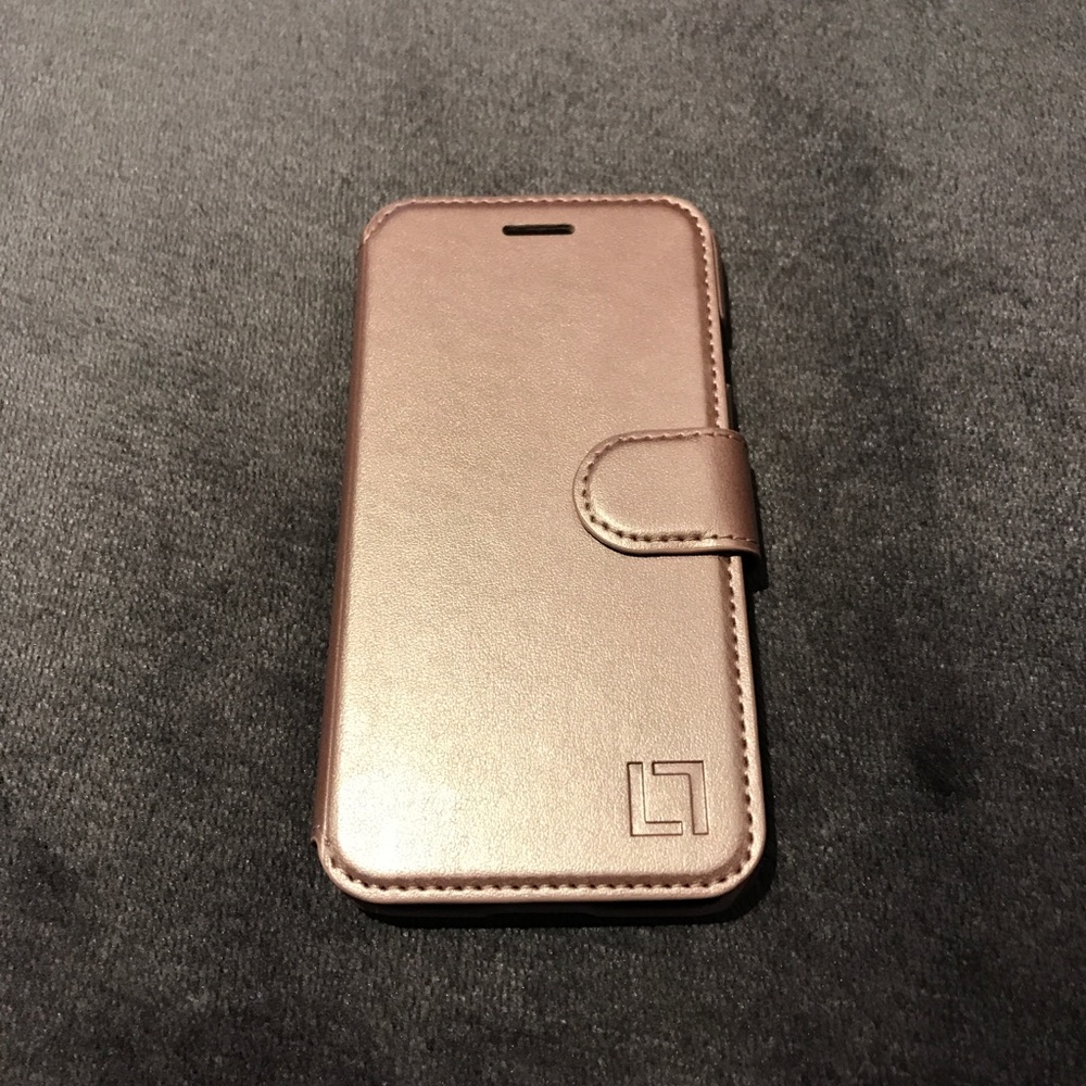 Rose gold iPhone 7/8 wallet case! Holds 3 cc!